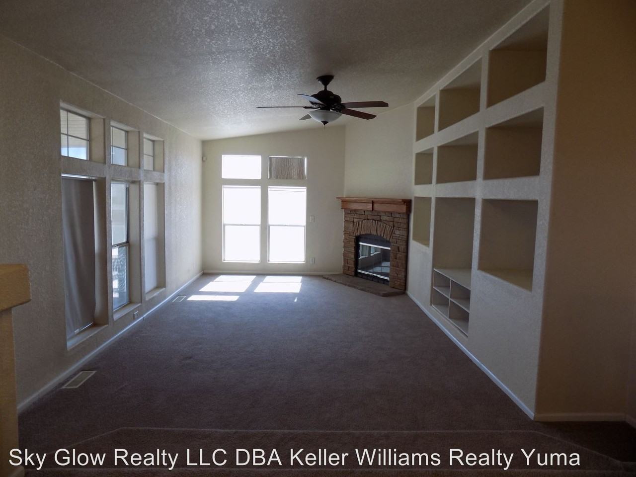 10216 S Spring Ave - Photo 3 of 30