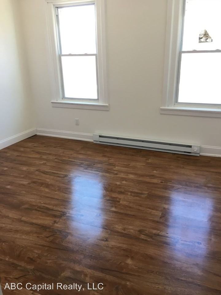 2927 N Ringgold St - Photo 2 of 9