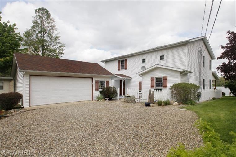 1561 Morse Rd - Photo 2 of 8