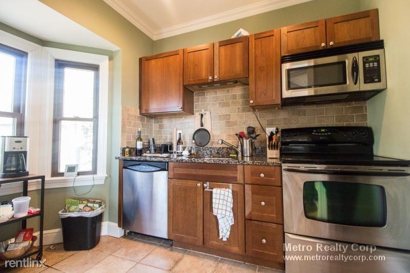 31 Commonwealth Ave. - Photo 3 of 11