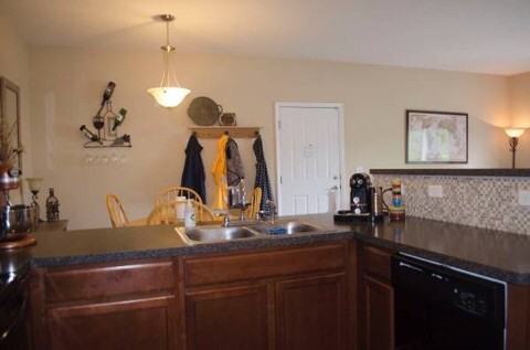 7320 Skyline Dr E - Photo 3 of 11