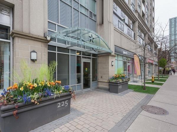 225 Wellesley Street East #210