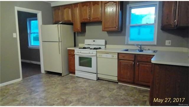1107 Kalama Ave - Photo 3 of 20