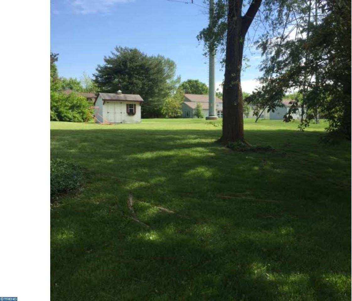 808 Hilltop Rd - Photo 2 of 13