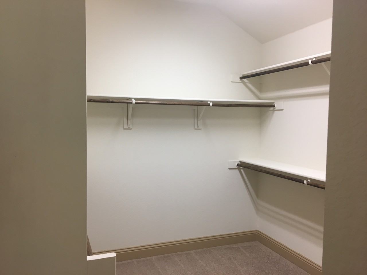 5101 Braddock Ct - Photo 3 of 4