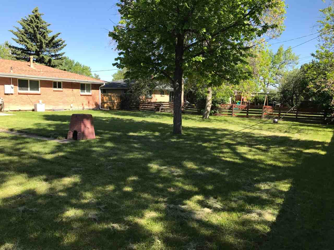 6640 S Lincoln St - Photo 3 of 14