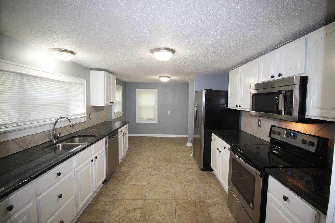 15403 E Mayes Rd - Photo 3 of 5