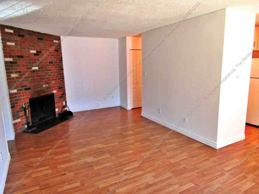 10836 116 Street - Photo 2 of 11