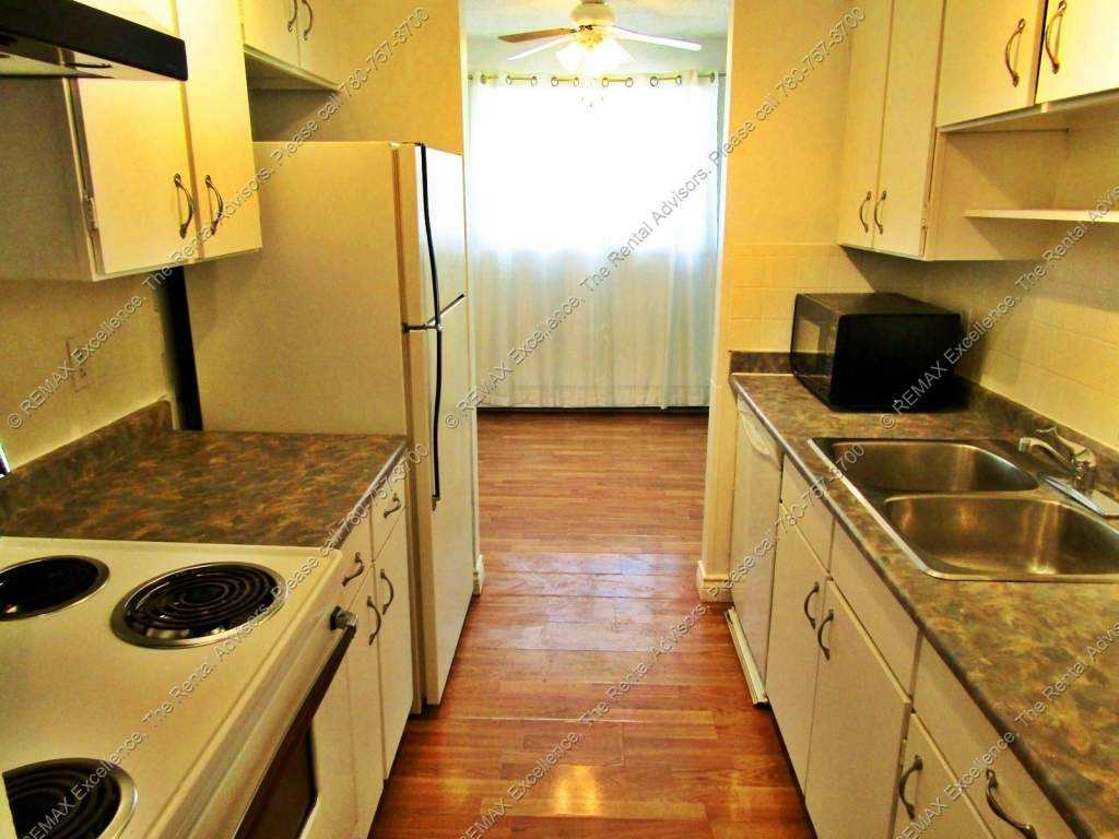 10836 116 Street - Photo 3 of 11