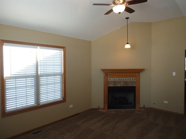 1164 Cherry Ln - Photo 3 of 12