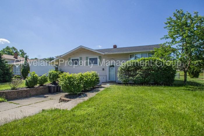 756 Long Ridge Dr - Photo 2 of 32