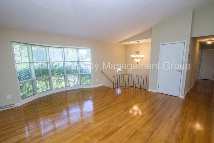 756 Long Ridge Dr - Photo 3 of 32