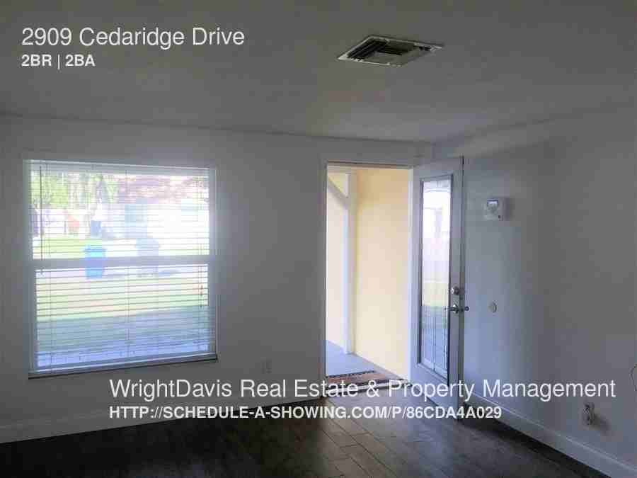 2909 Cedaridge Dr - Photo 2 of 14