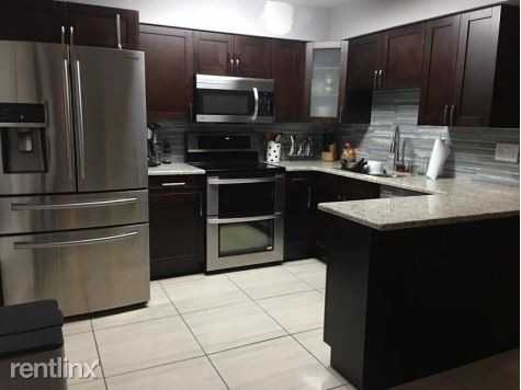 14011 Basin St - Photo 2 of 10