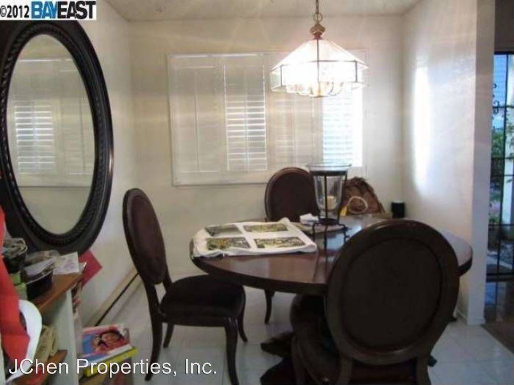 442 Caliente Dr - Photo 3 of 8