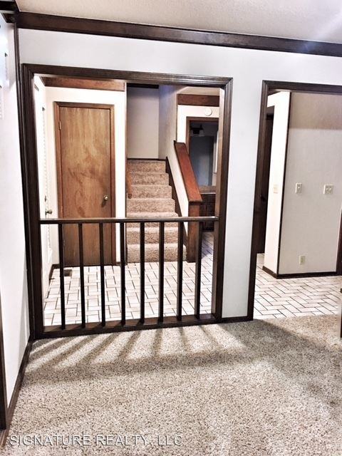 9605 Berkley Ct - Photo 3 of 19