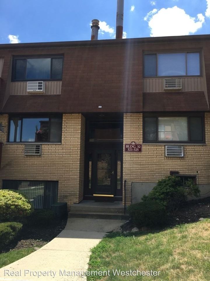 323 Richard Ct - Photo 3 of 16