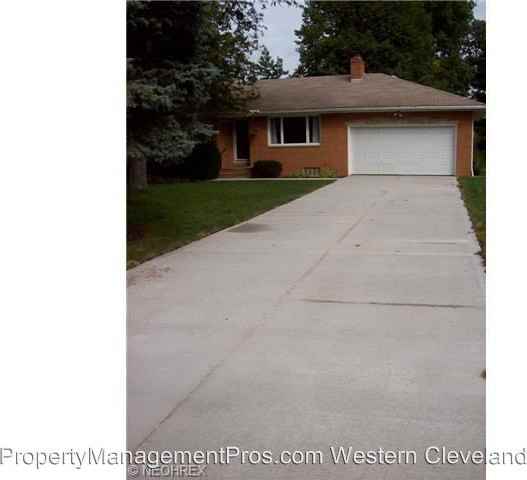 5761 Darrow Dr - Photo 2 of 17