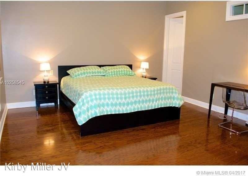 1033 SE 2nd Ct - Photo 2 of 10