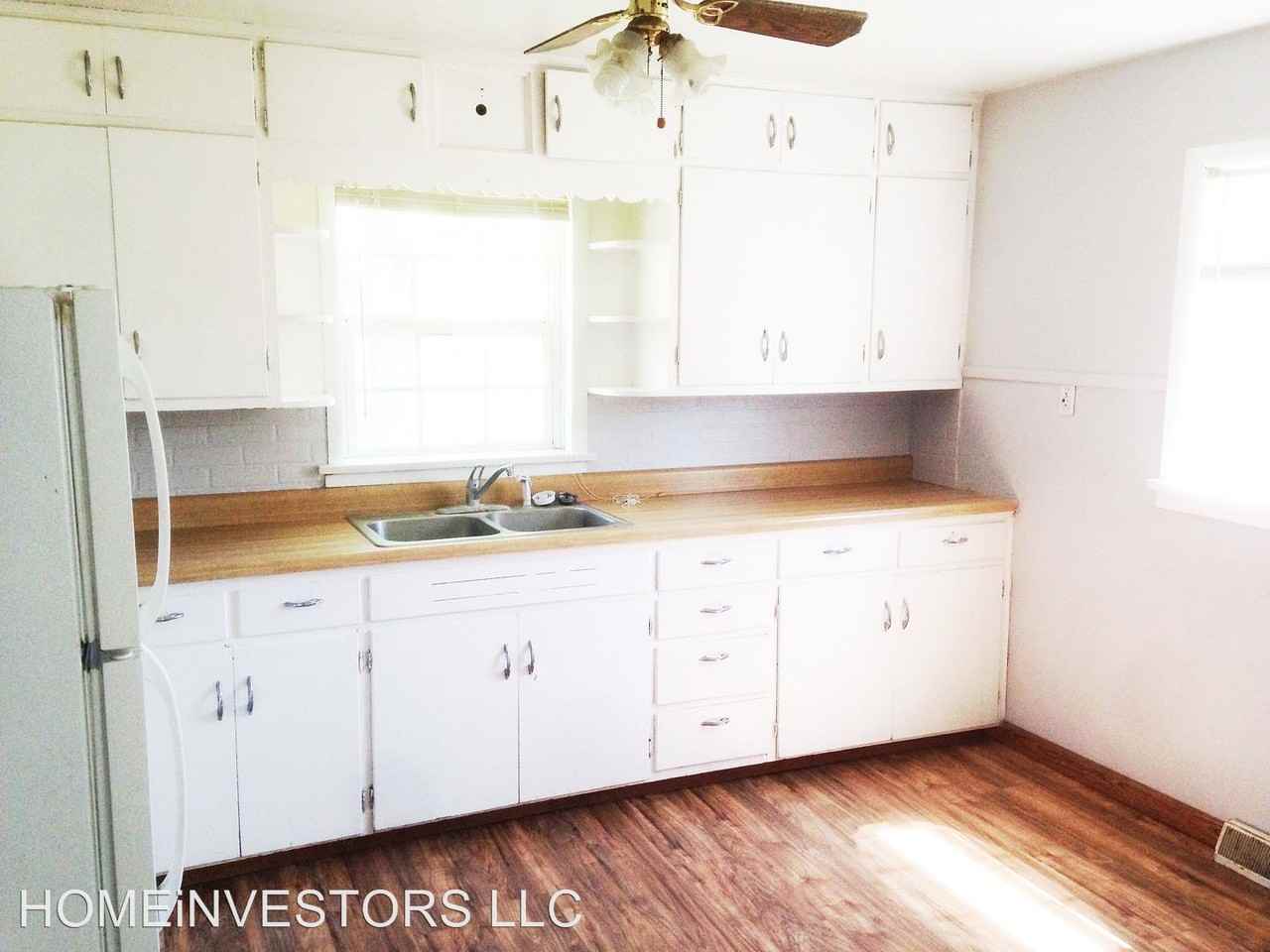 212 Stephenson Ave - Photo 2 of 3