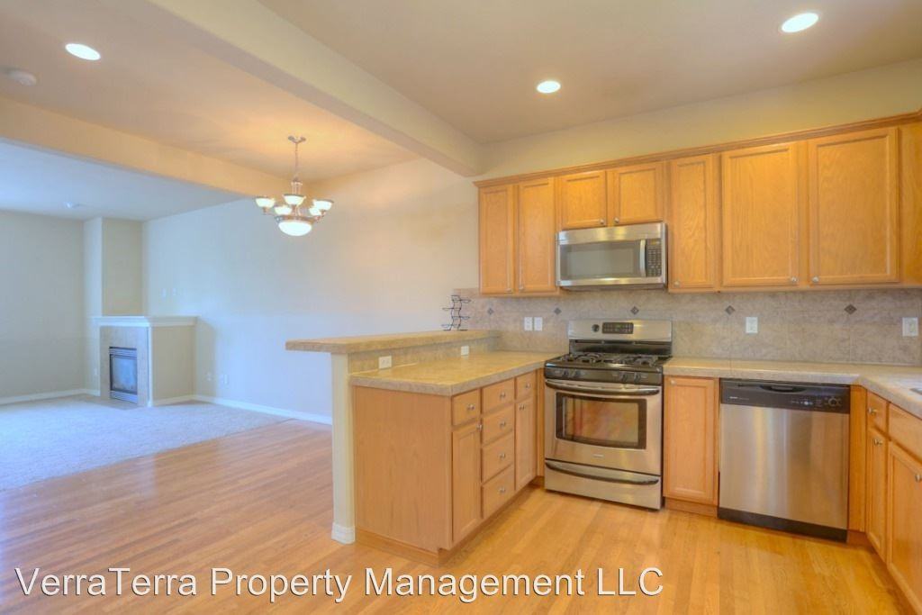 24069 40th Ln SE - Photo 3 of 28