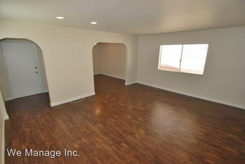 210 9th St - Photo 2 of 12