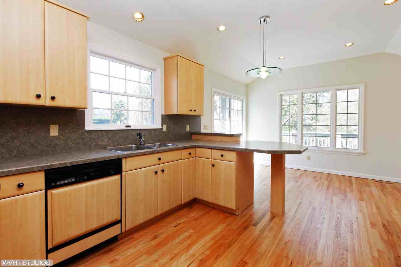 612 Forest Ave - Photo 3 of 15