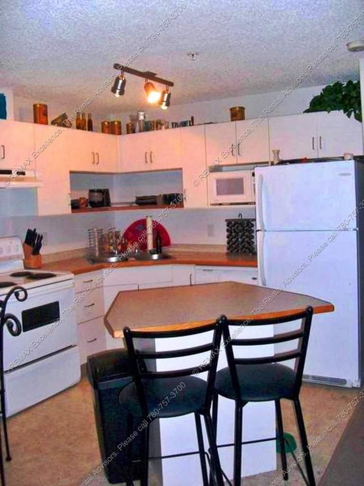 10535 122 Street - Photo 3 of 7