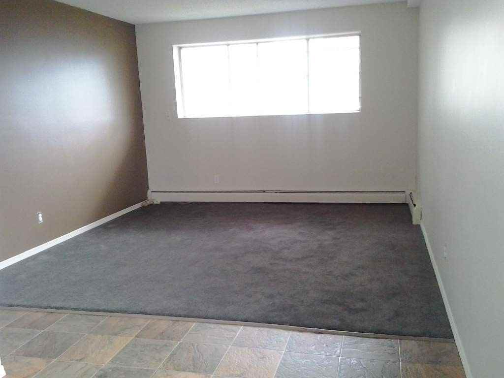 Dunhill Apartments - Photo 3 of 5