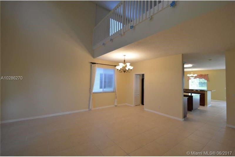 19343 SW 60th Ct - Photo 2 of 31