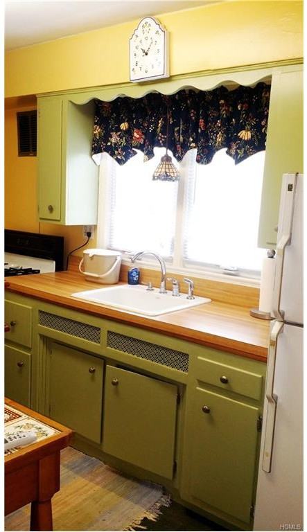 3257 Waterbury Ave #2 - Photo 3 of 10