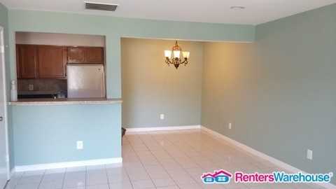 20040 Appledowre Cir - Photo 2 of 12