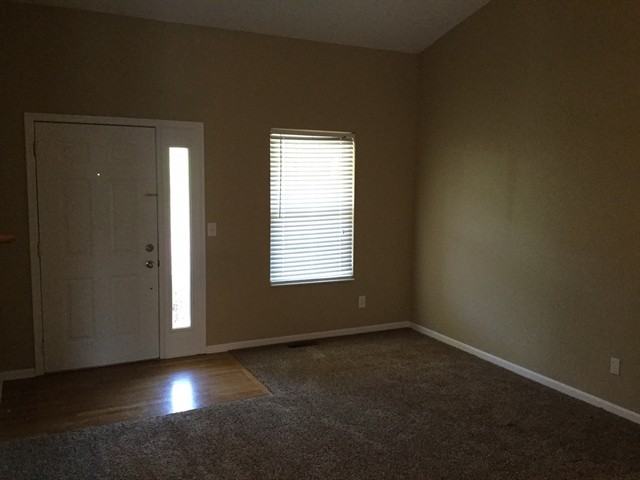 2211 Siesta Dr - Photo 2 of 14