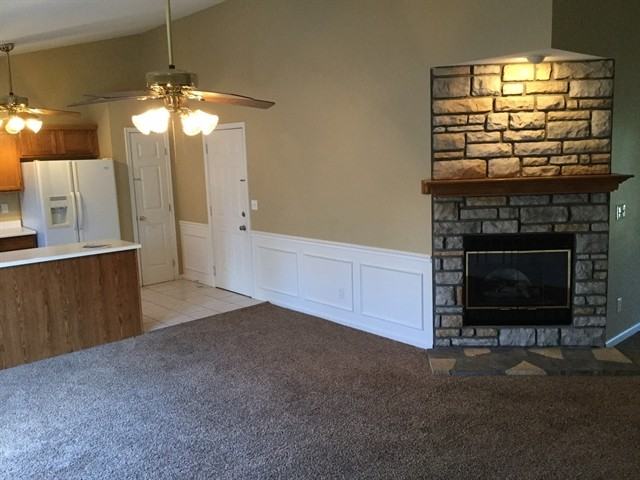 2211 Siesta Dr - Photo 3 of 14