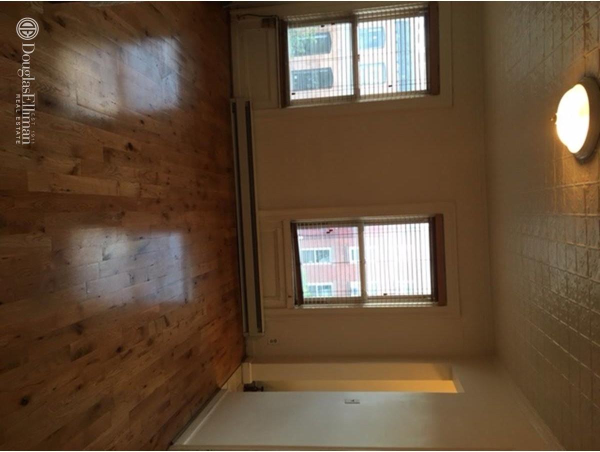 702 Fulton St #3F - Photo 2 of 7