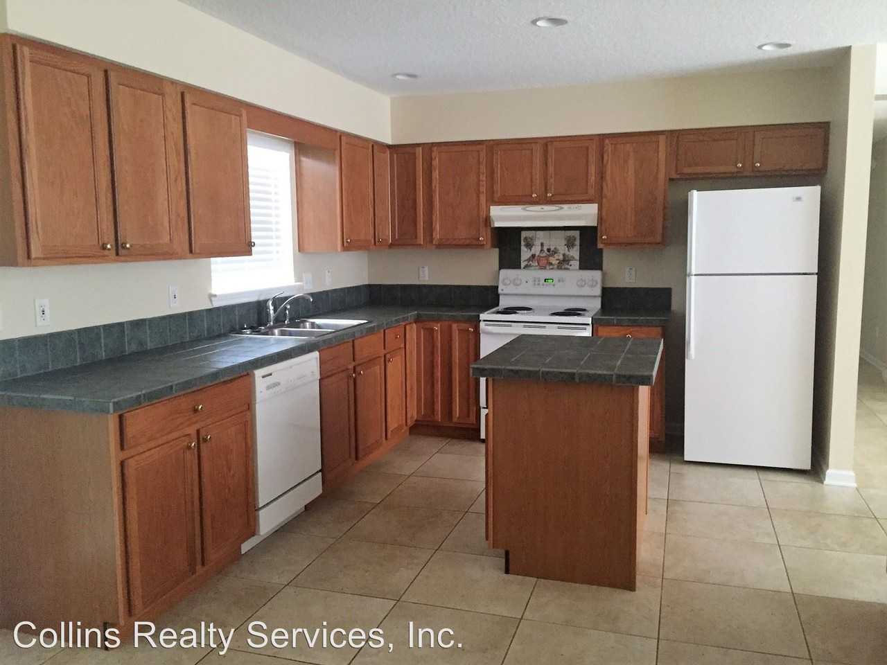 231 Aquarius Concourse - Photo 2 of 14