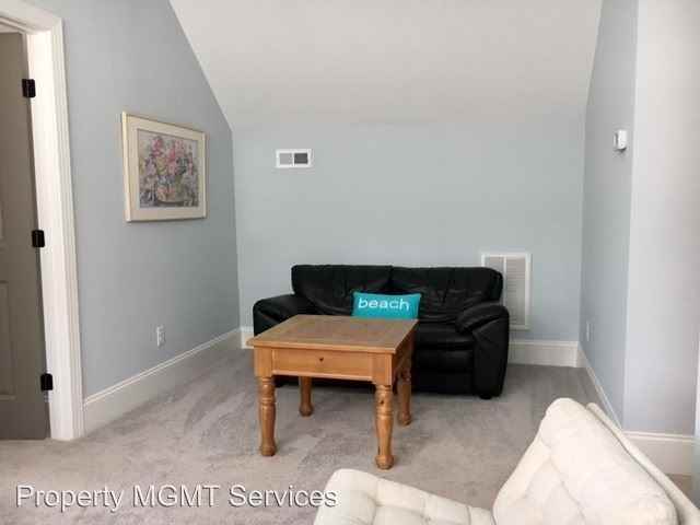2217 St James Dr SE - Photo 2 of 32