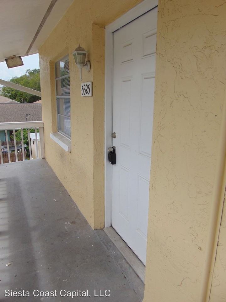 5325 Beach St - Photo 3 of 5