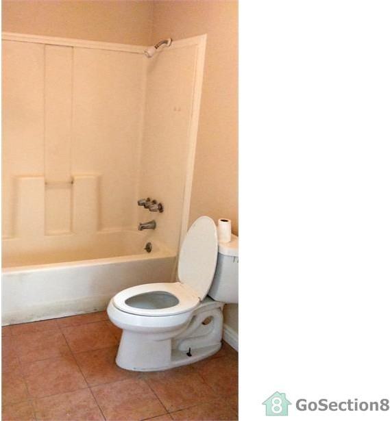 14650 Boyle Ave - Photo 2 of 4