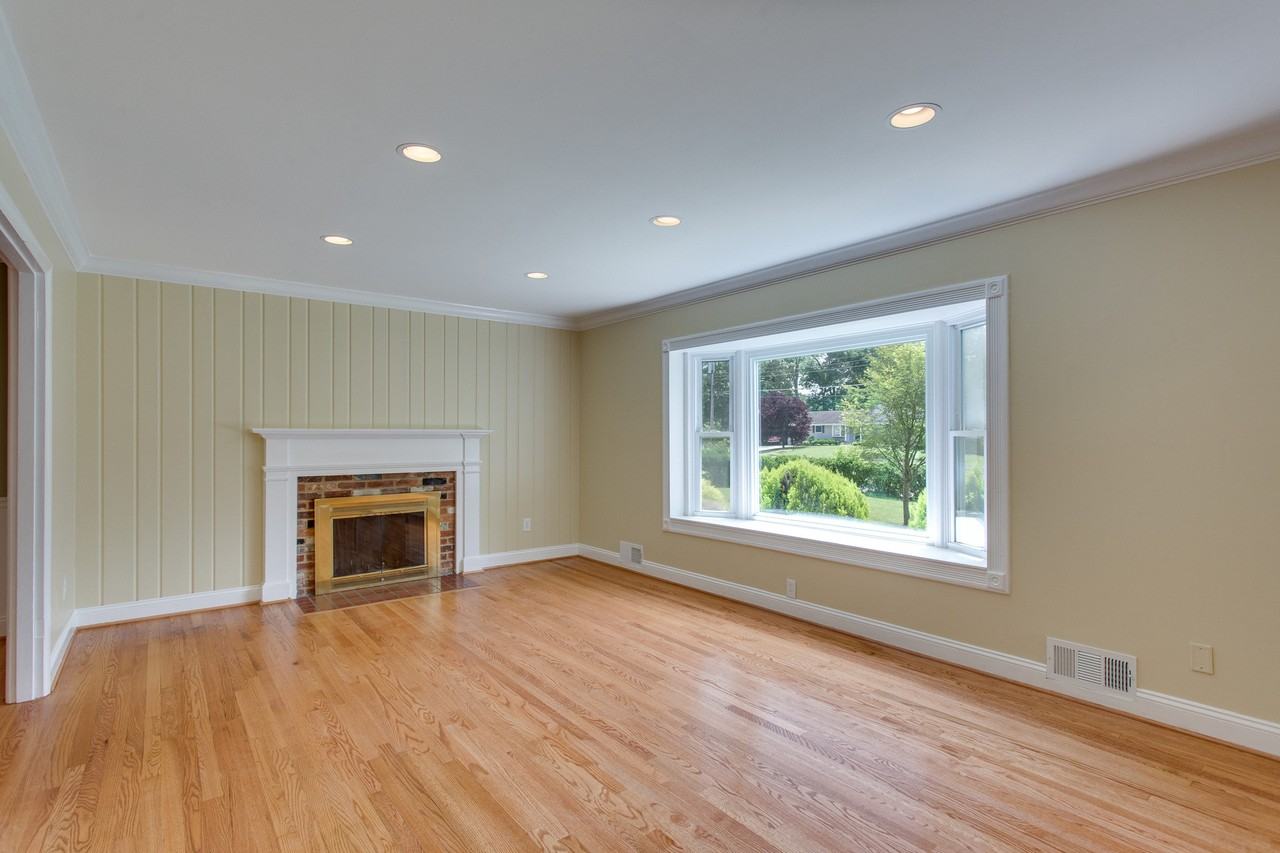 900 Waynewood Blvd - Photo 2 of 30