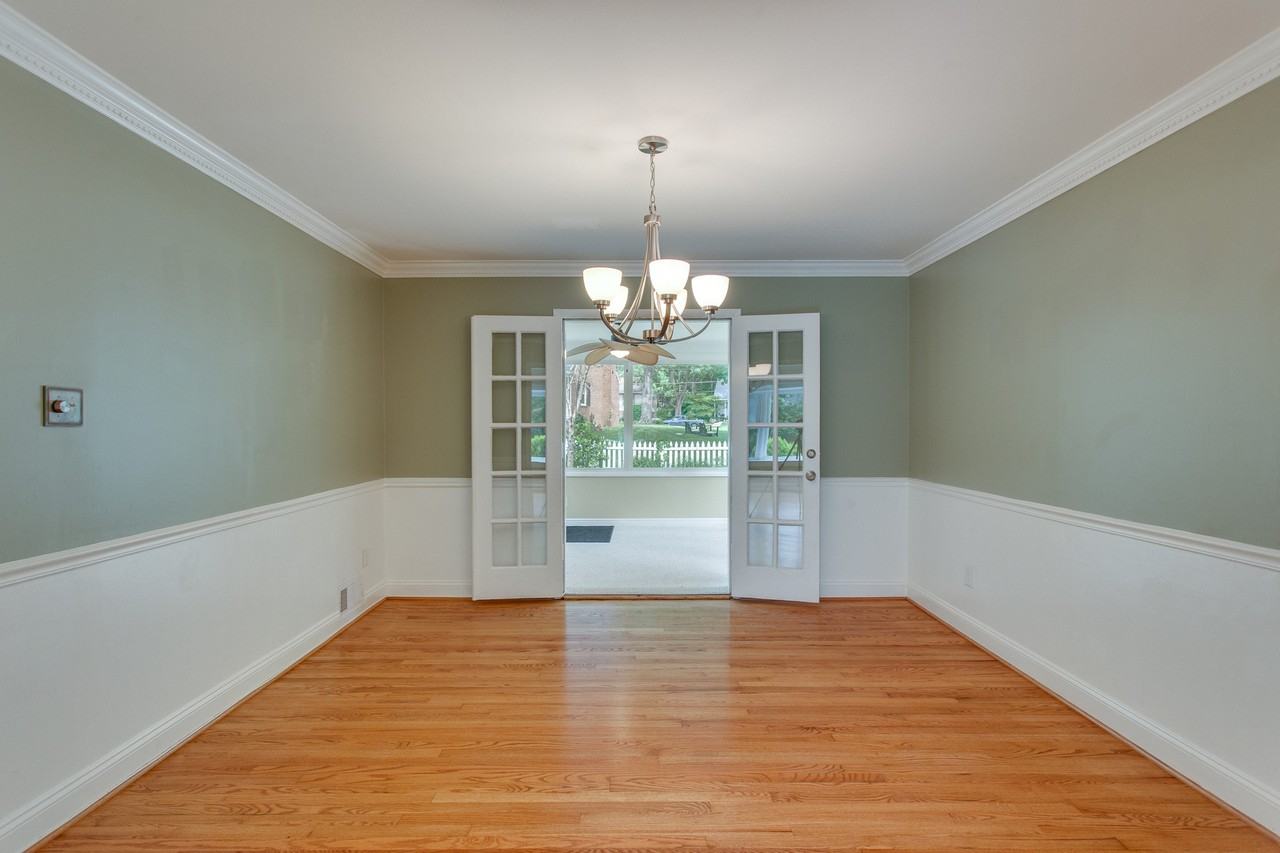 900 Waynewood Blvd - Photo 3 of 30