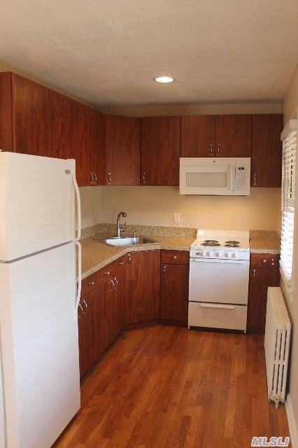 287 Melville Rd - Photo 2 of 12