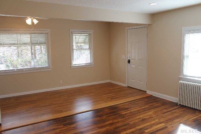 287 Melville Rd - Photo 3 of 12