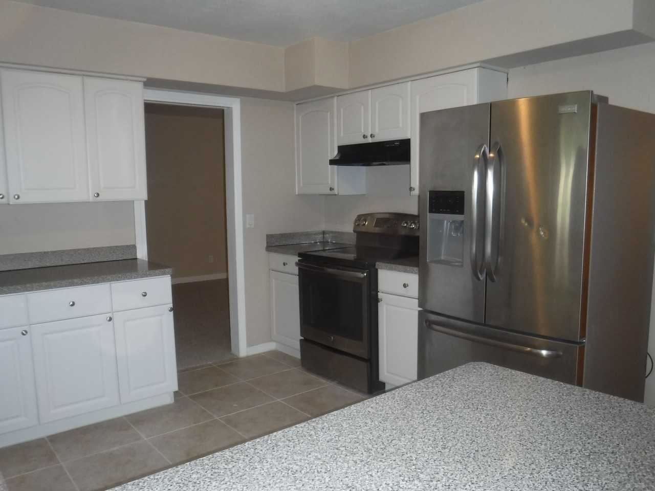 9931 110th St - Photo 3 of 20