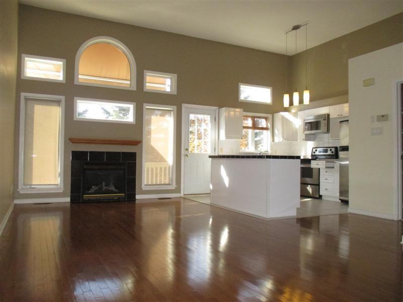 139 Gladeview Private - Photo 3 of 12