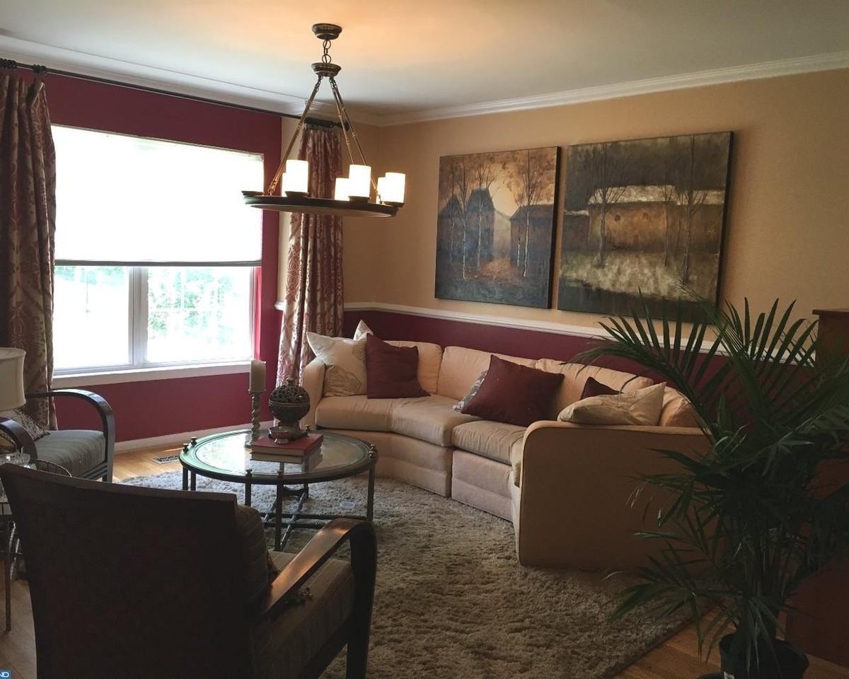 129 Medinah Dr - Photo 2 of 12