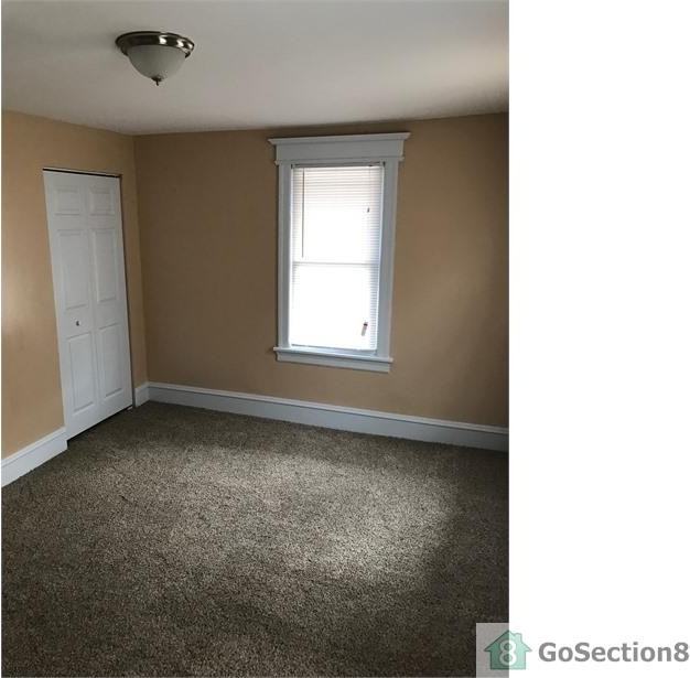 306 Evergreen Ave - Photo 3 of 8