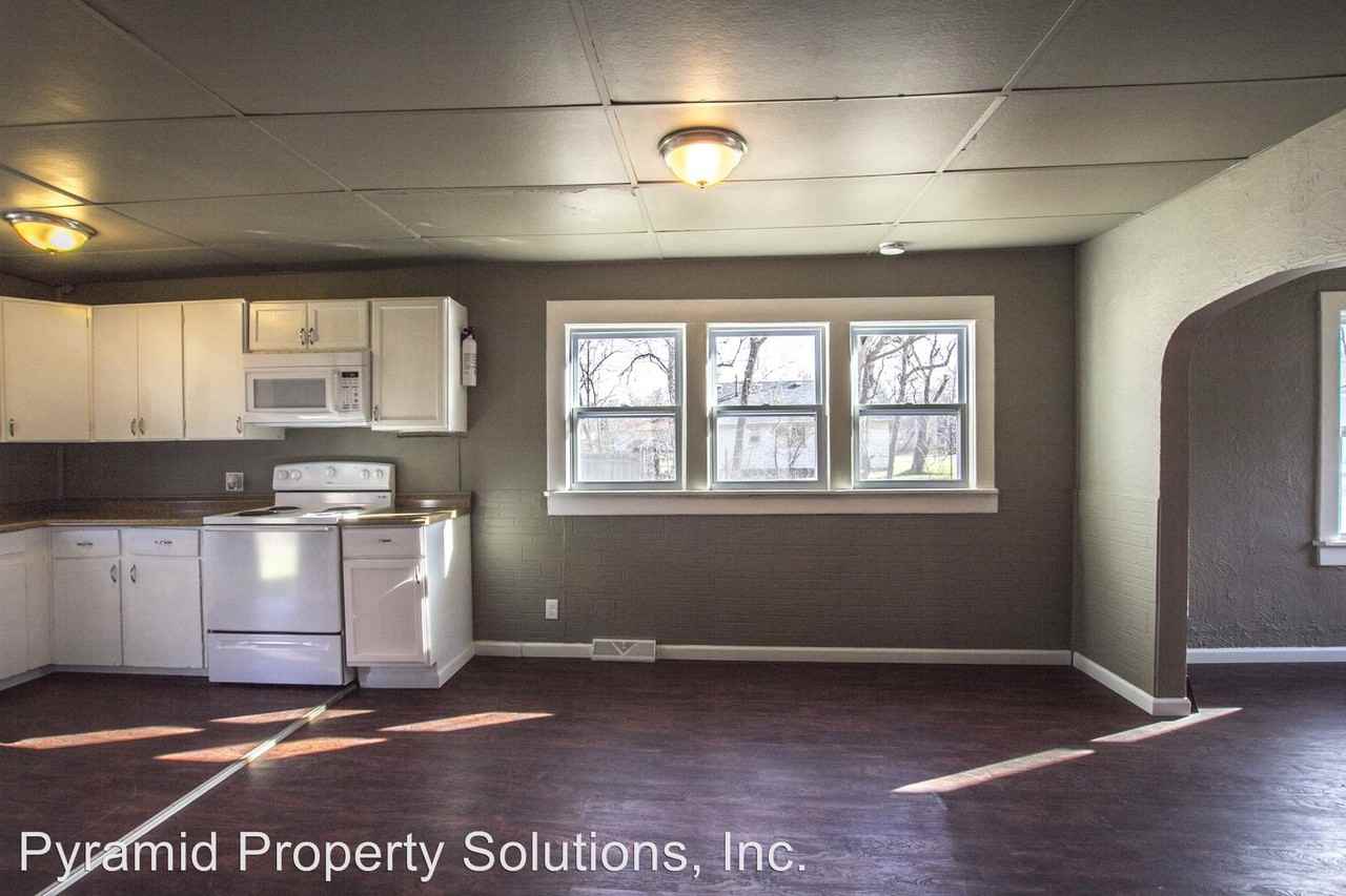 4103 E 32nd St - Photo 3 of 18