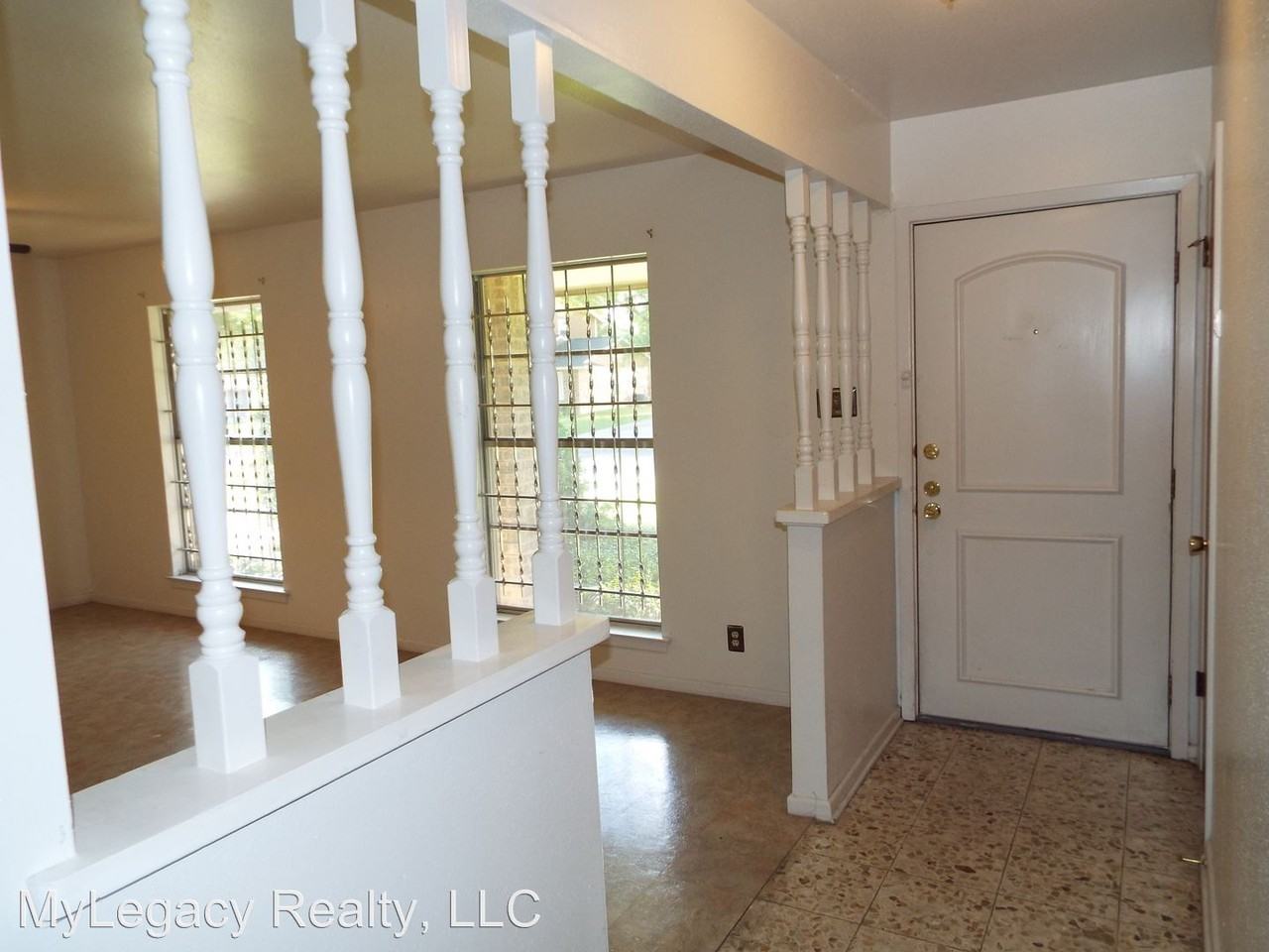 4338 Springview Dr - Photo 2 of 11