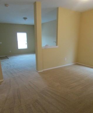 1005 Willow Wind Dr - Photo 3 of 10